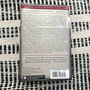 Game of thrones Book - George R.R Martin paperbak